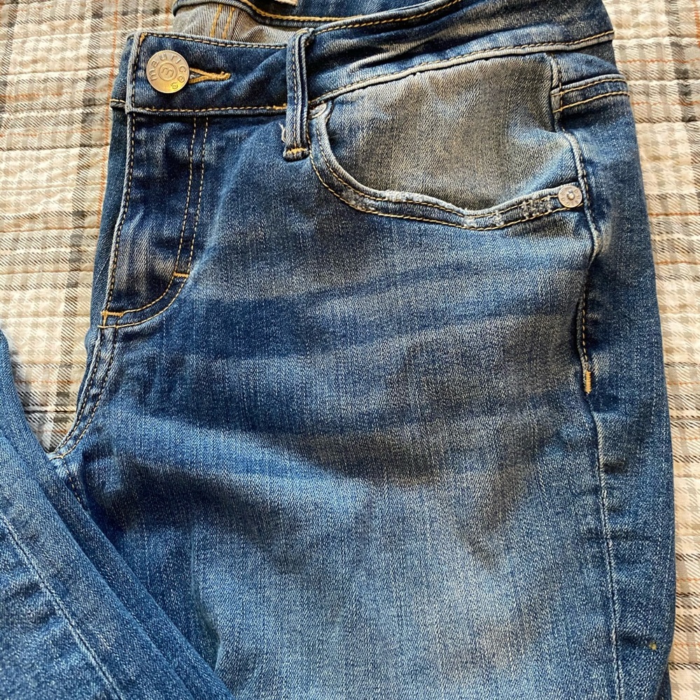 Light wash skinny jeans